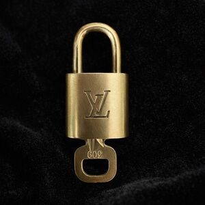 Louis Vuitton Luxurious Gold Lock and Key #309